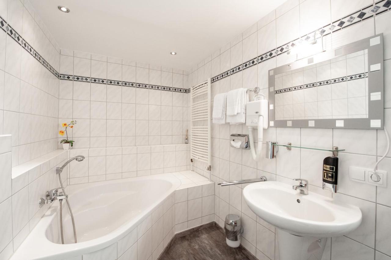 Hotel Bluechertal Bacharach Ngoại thất bức ảnh
