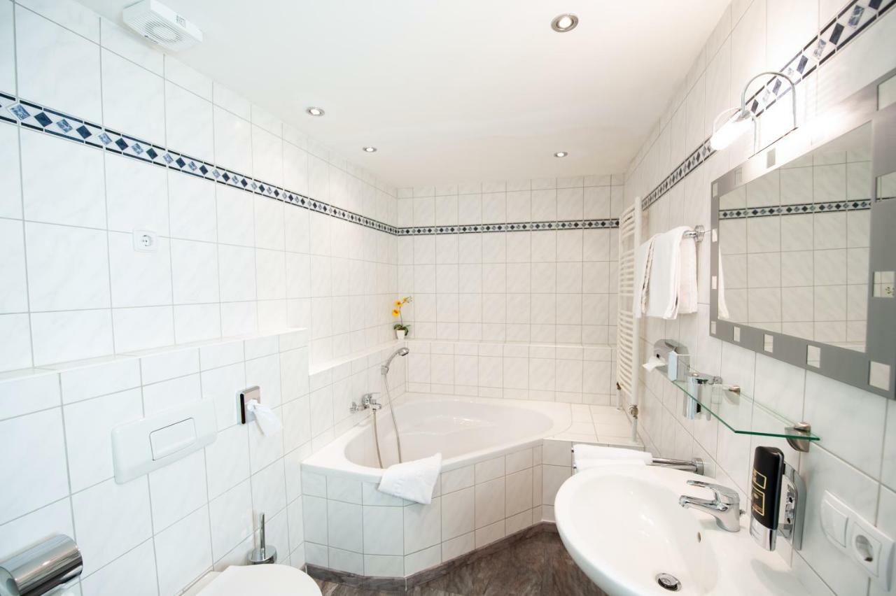 Hotel Bluechertal Bacharach Ngoại thất bức ảnh