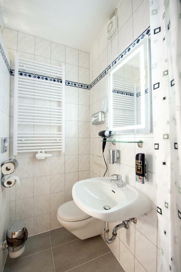 Hotel Bluechertal Bacharach Ngoại thất bức ảnh